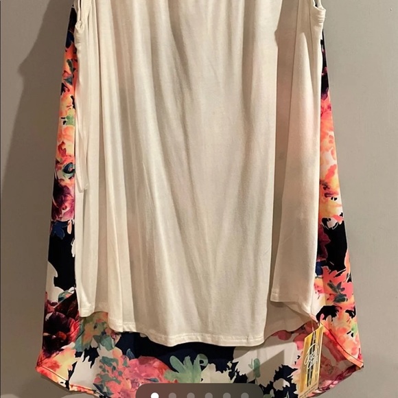 Womans tank top - Picture 2 of 10